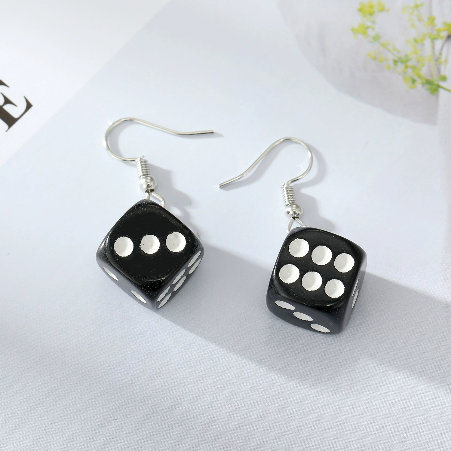 Creative White Black Dice Resi - огляд і ціна Party Games Gamecube