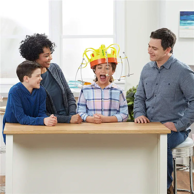Rotating Crown Hat Chow Crown  - огляд і ціна Play Friends Party Games